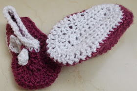 Sweet Nothings crochet free crochet pattern blog, free crochet baby shoes pattern,