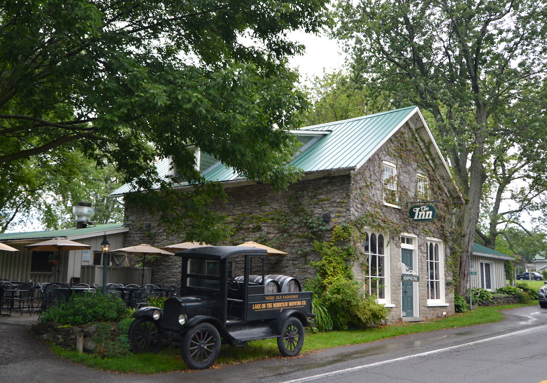 Miller House Prince Edward County Lake on a Mountain