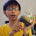 VIDEO: Un adolescente de 15 años crea unos zapatos que generan electricidad 