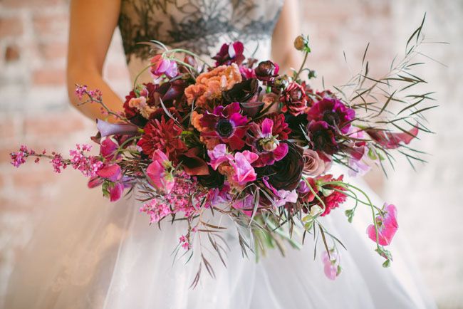 http://greenweddingshoes.com/galleries/bouquets/page/2/