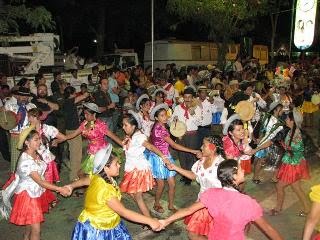 Carnaval en Tarija: Fiesta de compadres y comadres