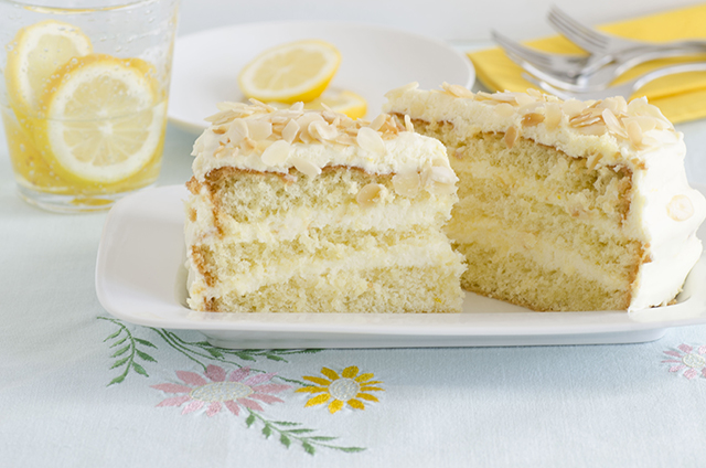 2 fette di torta di limone e crema di limone