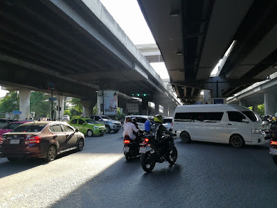 タイの交差点の渋滞