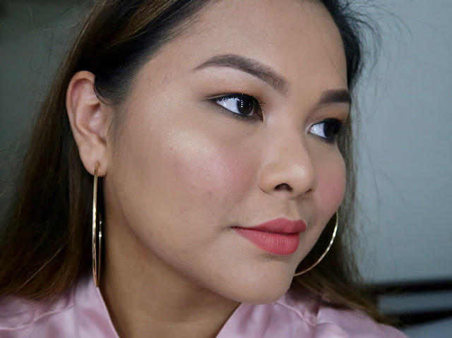 The Balm Bonnie Lou-Manizer glass skin effect review morena filipina makeup blog