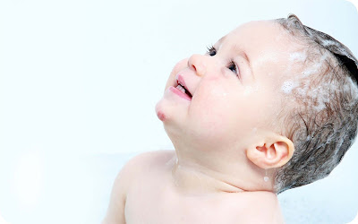 cuty-lovely-boy-taking-headbath