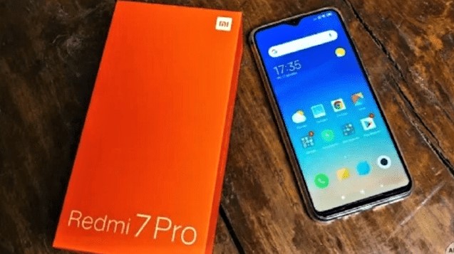 Supposed Xiaomi Redmi 7 Pro with Waterdrop Notch Display Looks in Real-life Images and Video