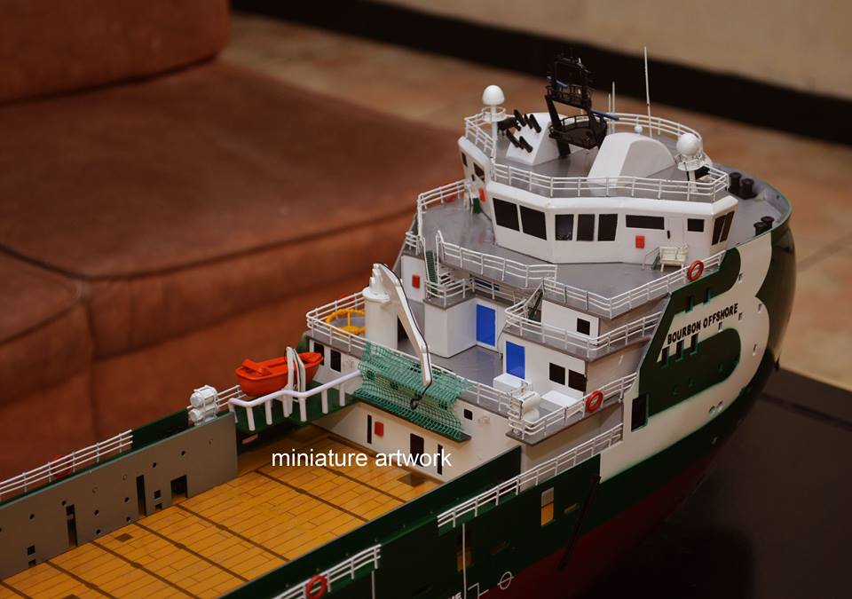 foto gambar miniatur kapal psv platform supply vessels bourbon offshore supply ship terbaru