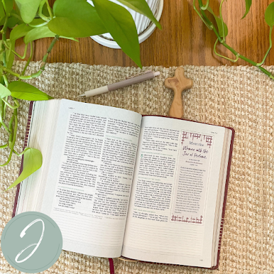 (in)Courage Devotional Bible #giveaway #incouragedevotionalbible #bible #incourage