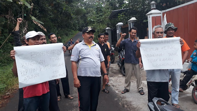 Warga Desa Gedangan Gelar Aksi Damai, Tuntut Bangunan Yang Diduga Tak Berizin Di Bongkar