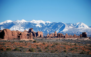 Mountain Desert Wallpaper