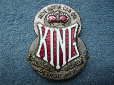 KING MOTOR CAR DETROIT radiator emblem badge