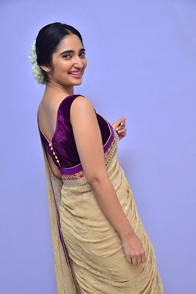 Indian actress pics in sleeveless saree 