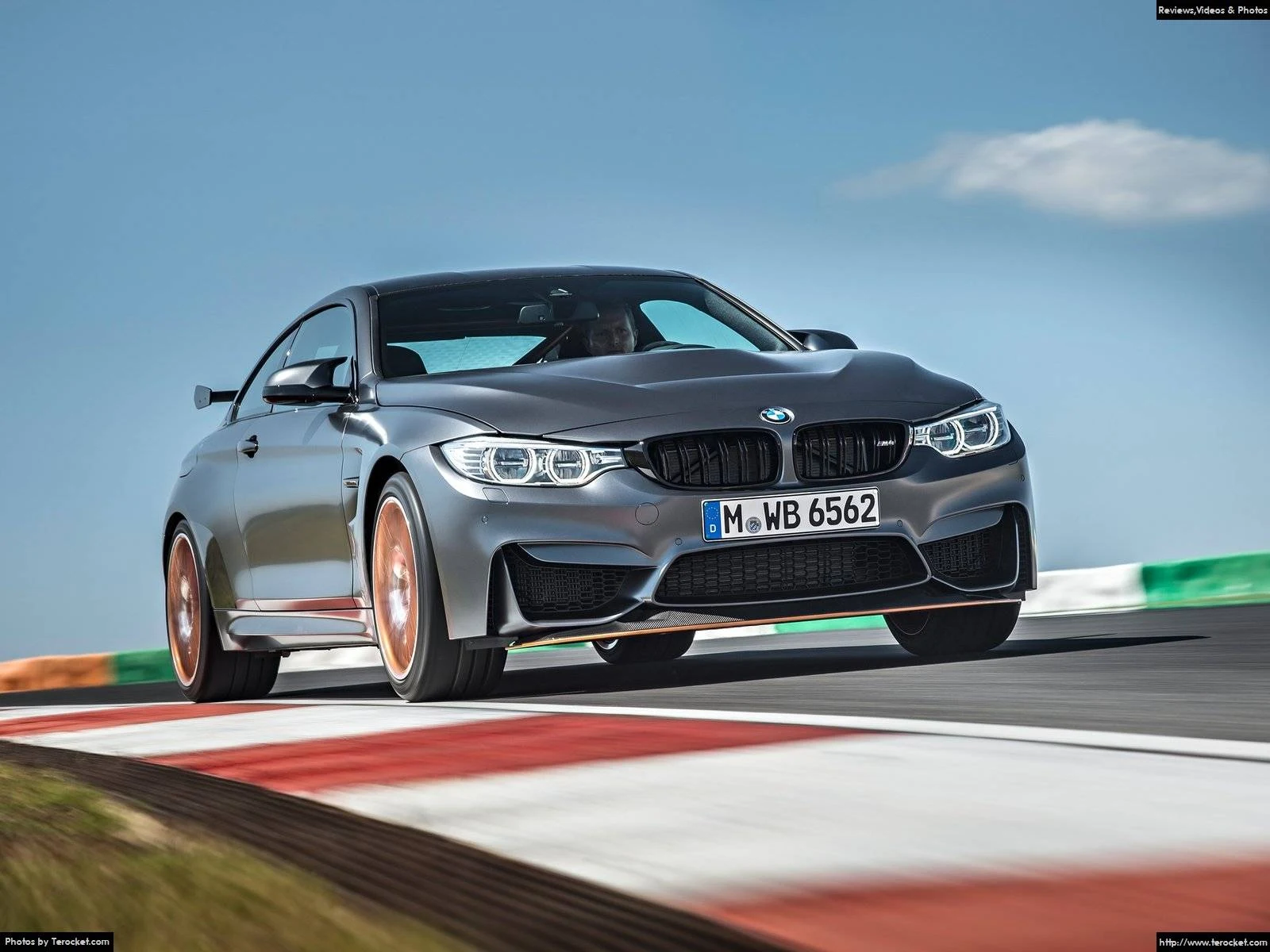 Hình ảnh xe ô tô BMW M4 GTS 2016 & nội ngoại thất