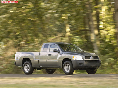 2007 Mitsubishi Raider LS