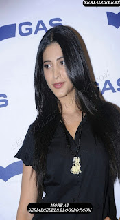 Shruti Hassan new photo in jeans