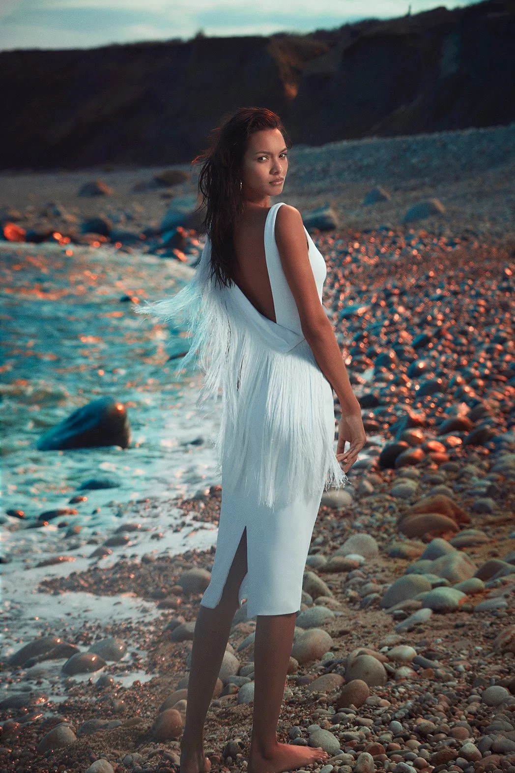 Lais Ribeiro wears white fringed dress in Cushnie et Ochs' pre-fall 2018 campaign