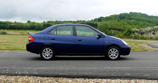 Toyota Prius Mk1 side profile