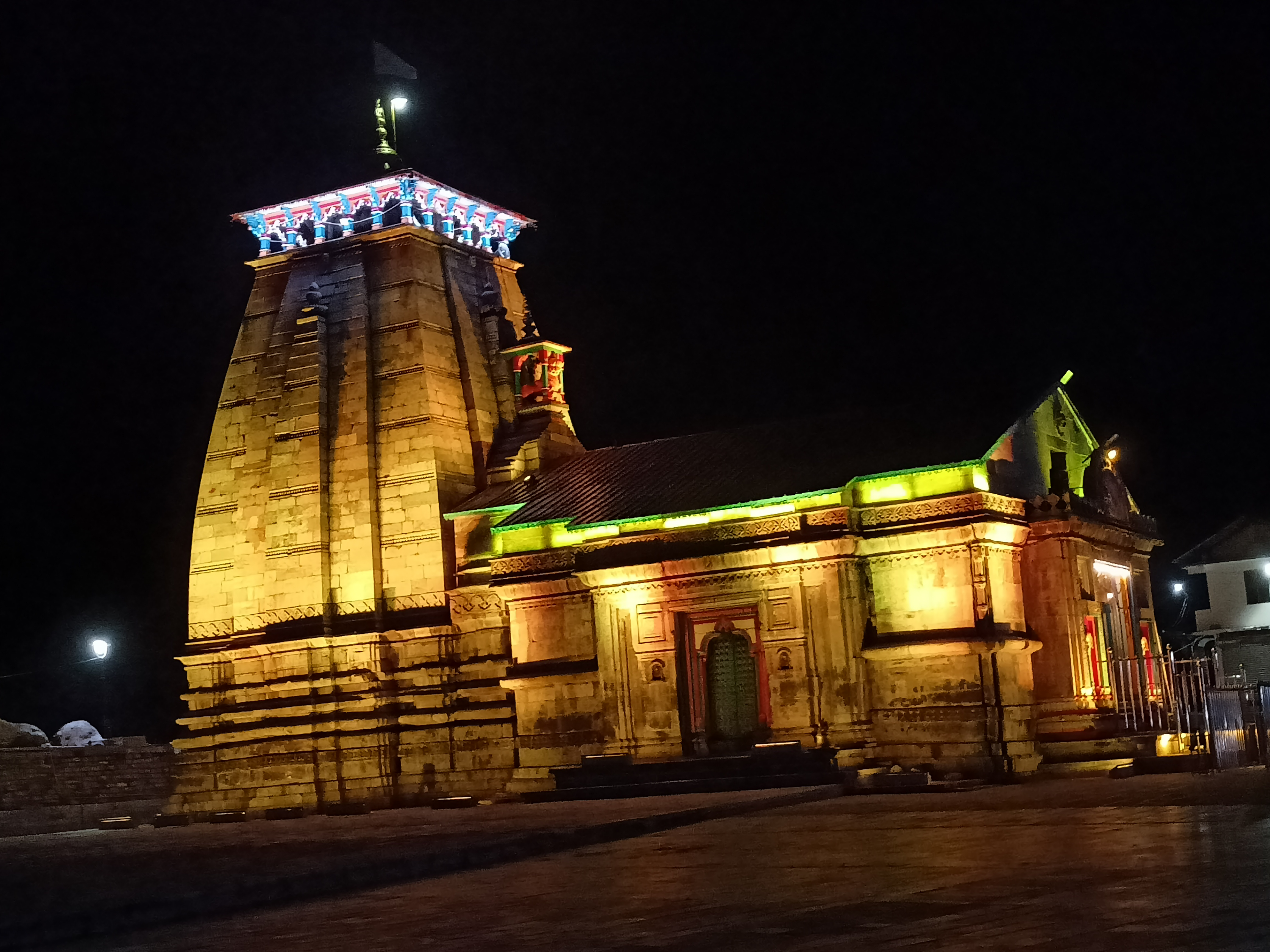 kedarnath temple night images