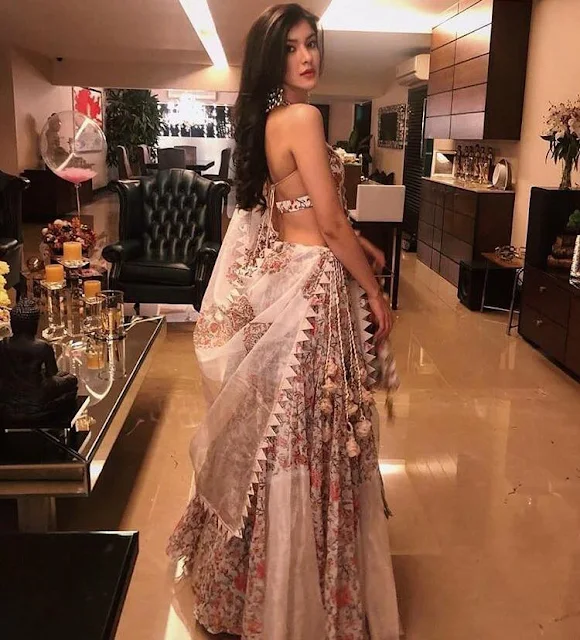 Gorgeous Shanaya Kapoor