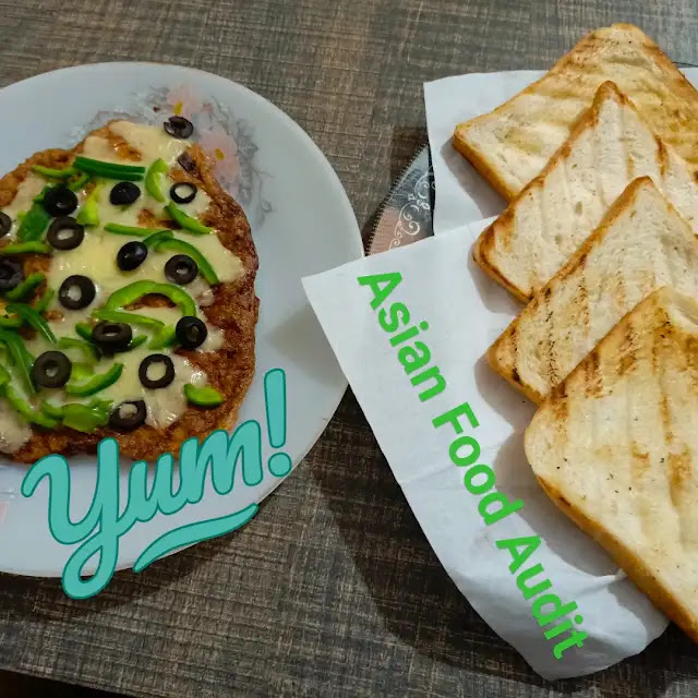 Healthy Breakfast Idea: Pizza-Style Egg Fry with French Toast