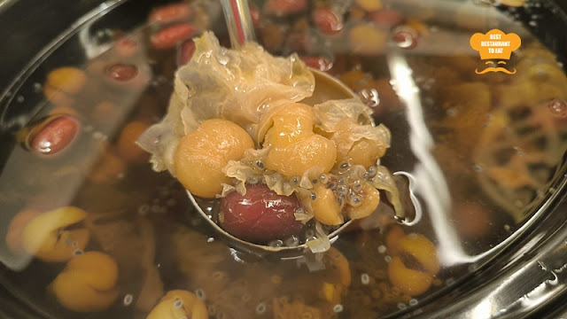 Hot White Fungus Red Dates Soup,