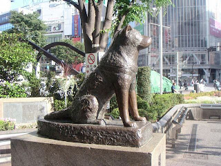 akita inu estatua 