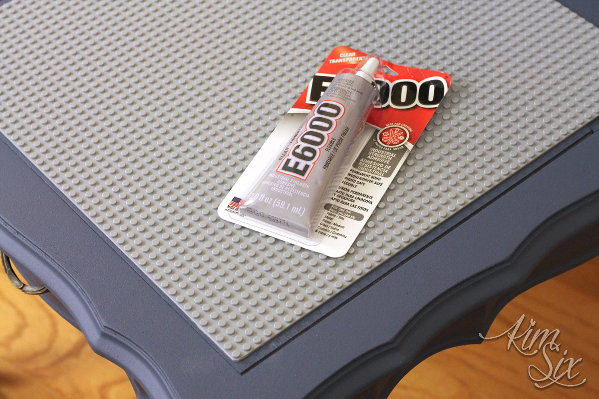 Gluing lego plates to table