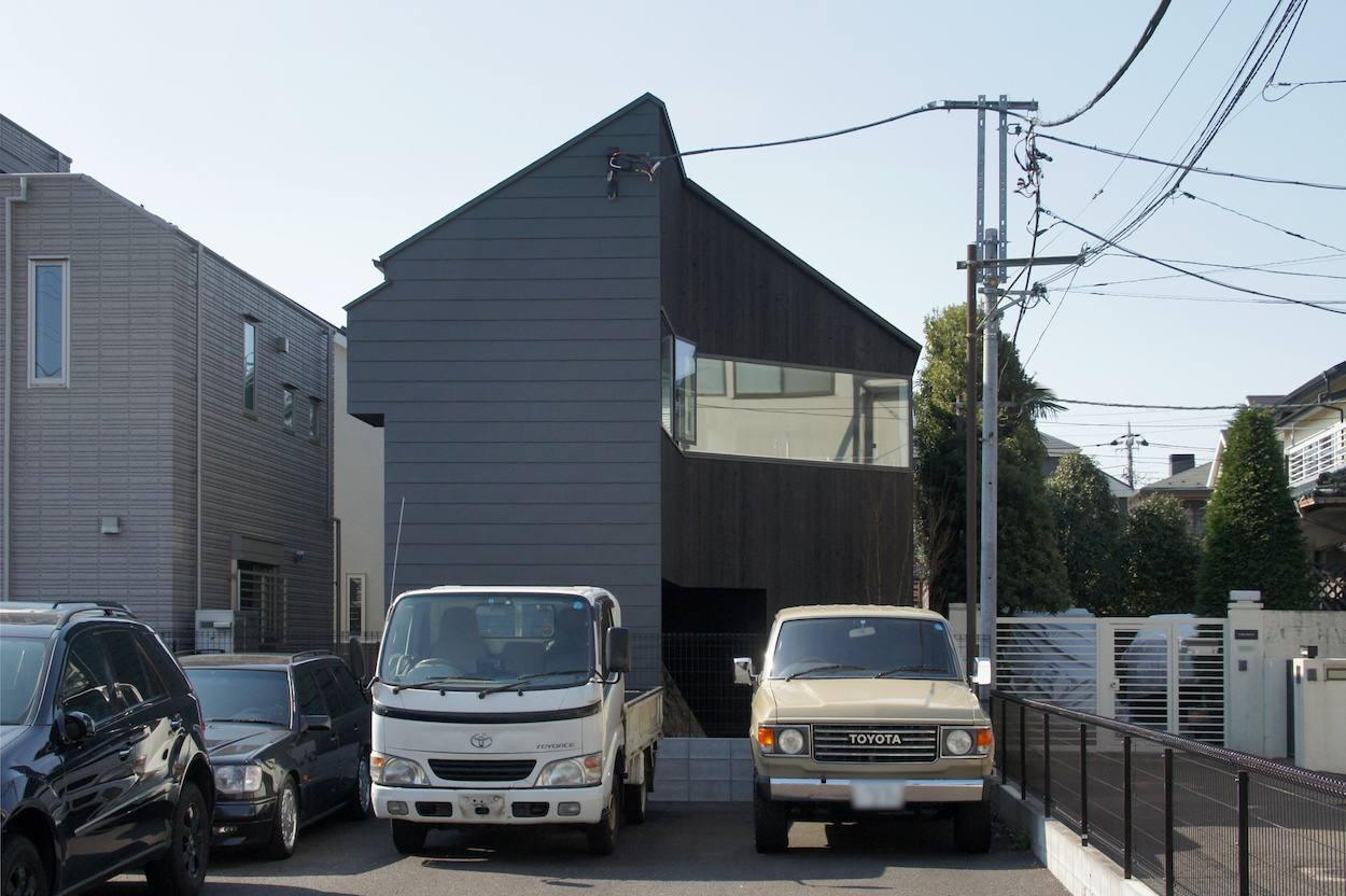 Japan Architects Com 岸本和彦による世田谷の 上野毛の曲がり屋