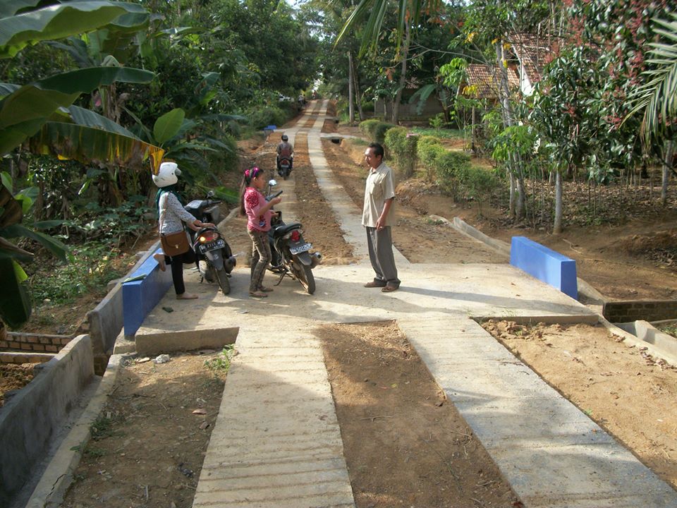  Jalan Rabat Beton Desa Baru Kec Mestong Muaro Jambi