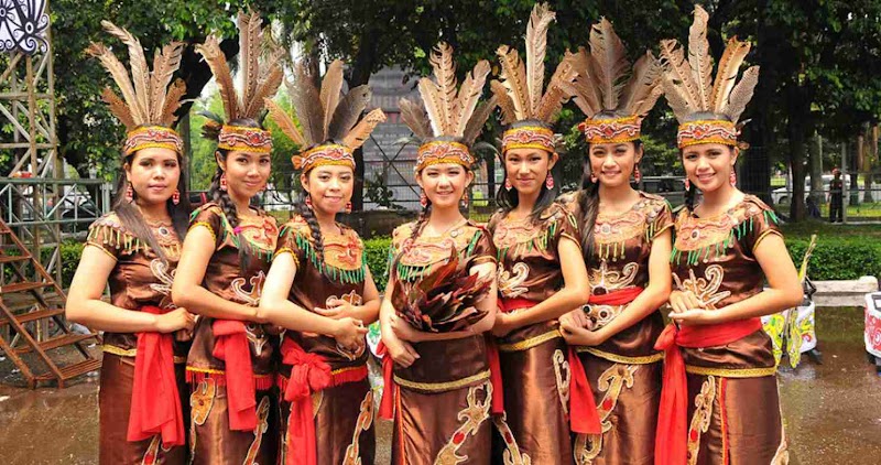 Info Baru Suku Dayak Berasal Dari Kalimantan, Motif Masa Kini!