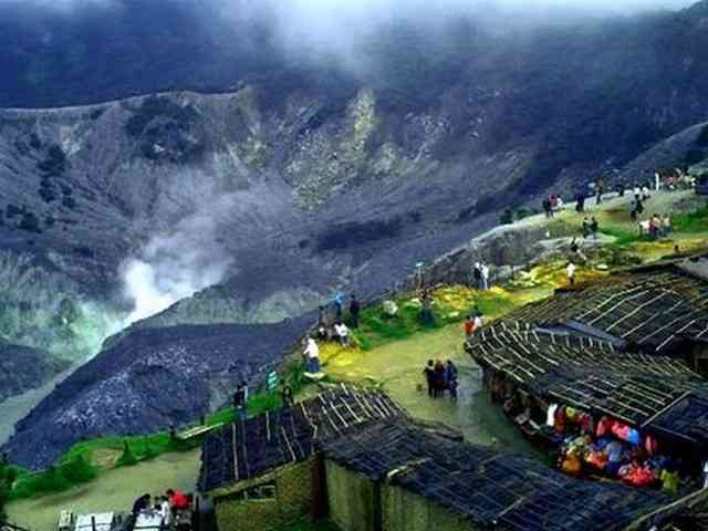 46 TEMPAT WISATA DI LEMBANG BANDUNG YANG MEMUKAU  Gravity 