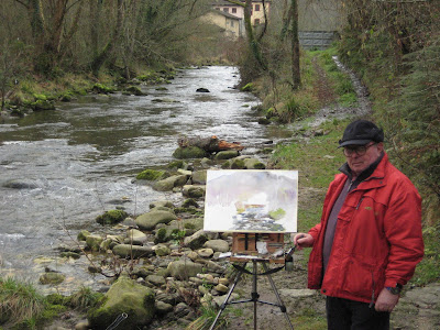 Valentín del Fresno pintando en el río La Marea, Vegarrionda, Piloña, grupo Ultramar acuarelistas