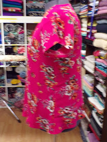McCall 7193 v2 Hot Pink Floral Crepe de Chine www.sewplus.blogspot.com