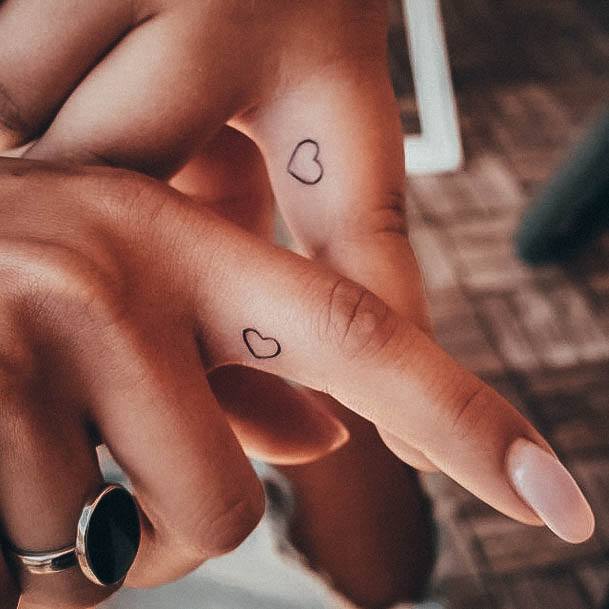 50 mini tatuagens femininas para deixar vocês inspiradas!