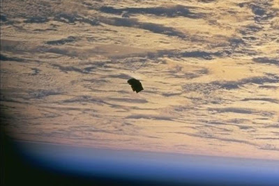 Foto-Foto UFO Detail dari NASA