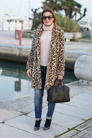 zara leopard coat, Fabi shoes, leopard faux fur coat, givenchy antigona bag, fashion and cookies, fashion blogger