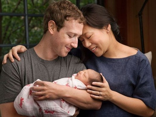 CEO Facebook và vợ - Priscilla Chan cùng con gái vừa chào đời