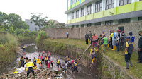 Upaya Solusi Numpuknya Sampah di Sungai Cikendal, Satgas Citarum Sektor 22 Kolaborasi Dengan Aparat