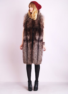 Vintage 1960's long brown fox fur stole wrap scarf.