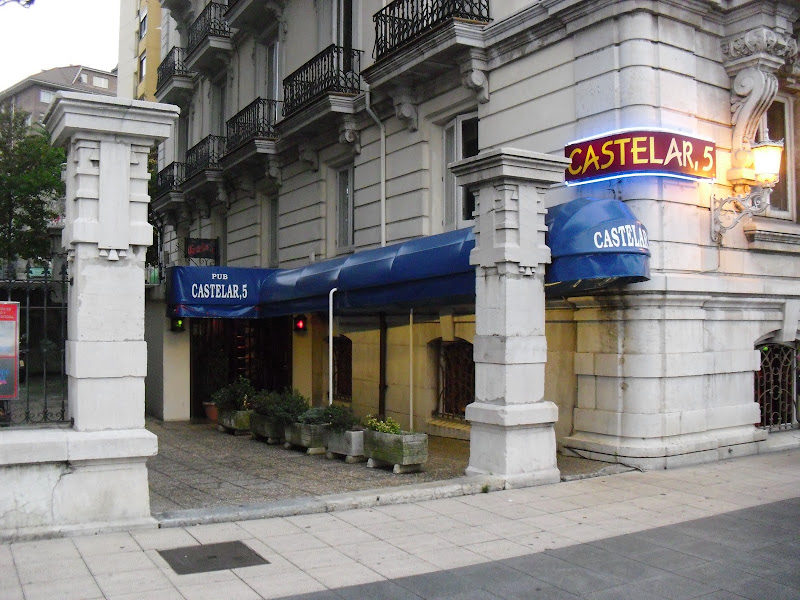 Bares, restaurantes y cafeterías de la Calle Castelar en Santander