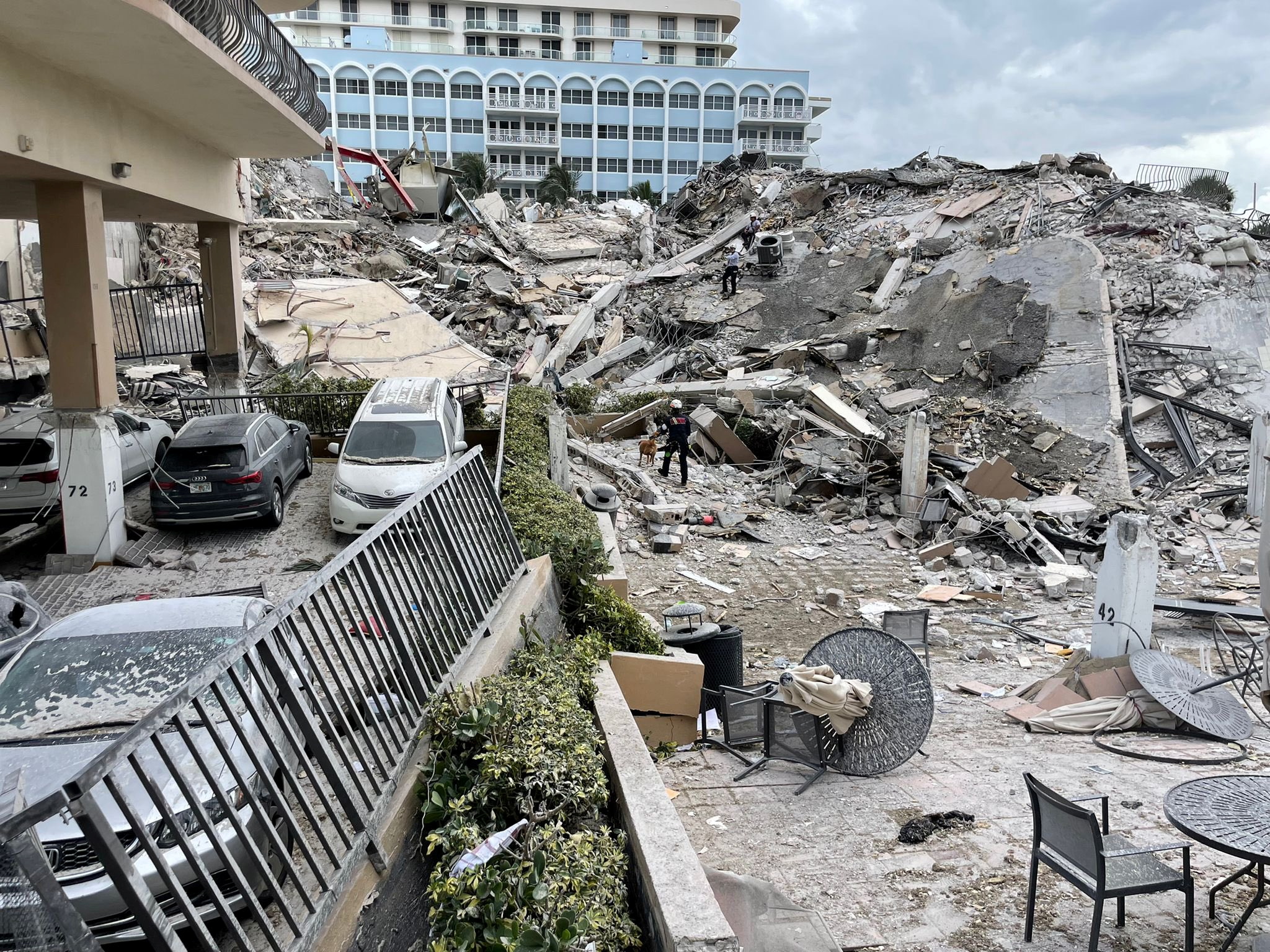 VIDEOS: Se desplomó un edificio residencial en Miami