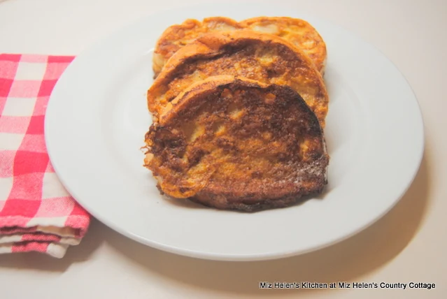 Easy French Toast Recipe at Miz Helen's Country Cottage