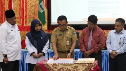 Evaluasi Standar Pelayanan, Bupati Harapkan Disdukcapil Pertahankan Prediket Sebagai Role Model Pelayanan Publik