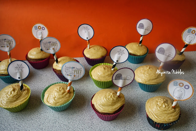 Sticky Toffee Pudding Cupcakes with Pumpkin Buttercream and Halloween Cupcake Toppers from www.anyonita-nibbles.com