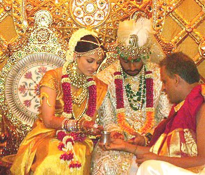 Abhishek Bachchan and Aishwarya Rai Bachchan is a married Photo
