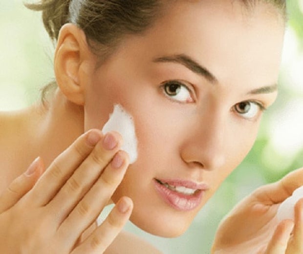 Economize: aprenda duas receitas caseiras para cuidar da pele