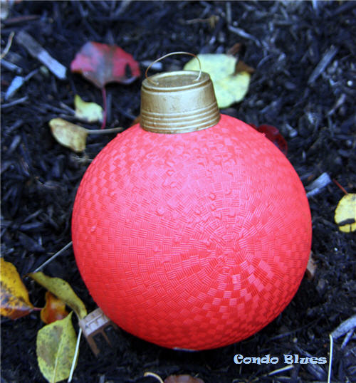 Condo Blues: How to Make Easy DIY Outdoor Giant Christmas Ornament Decorations