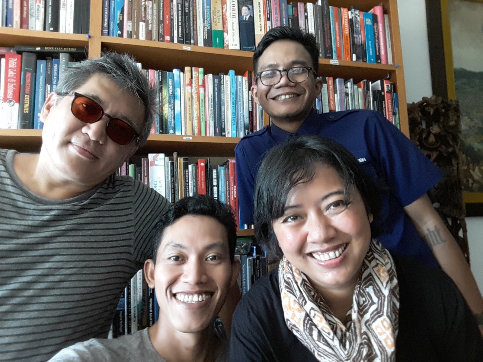 Fahri Salam the editor of Pindai as well as Benny Satryo of Media Indonesia daily and Endang Prihatin of Metro TV visited me at home