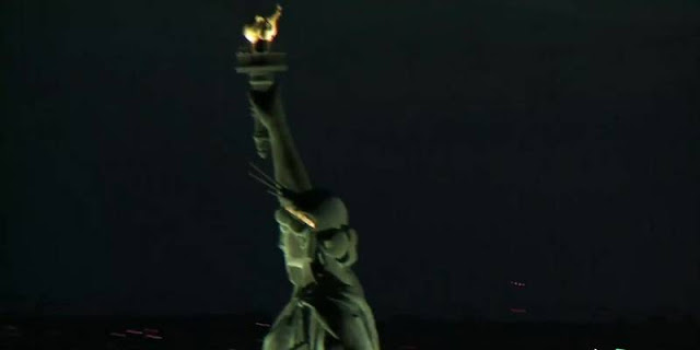 statue of liberty photo at night 