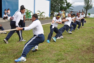 lomba tarik tambang bapak bapak